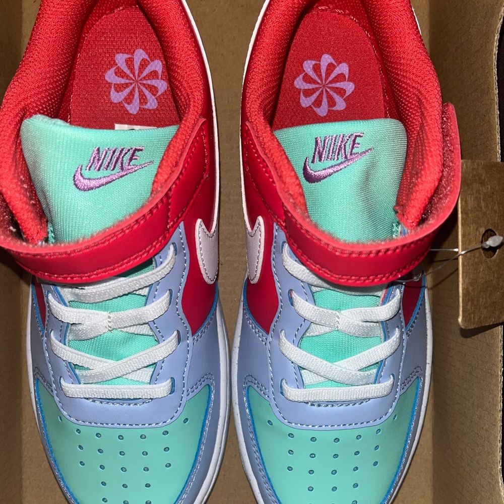 NWT Court borough low recraft (ps) kid sneakers - Picture 2 of 3